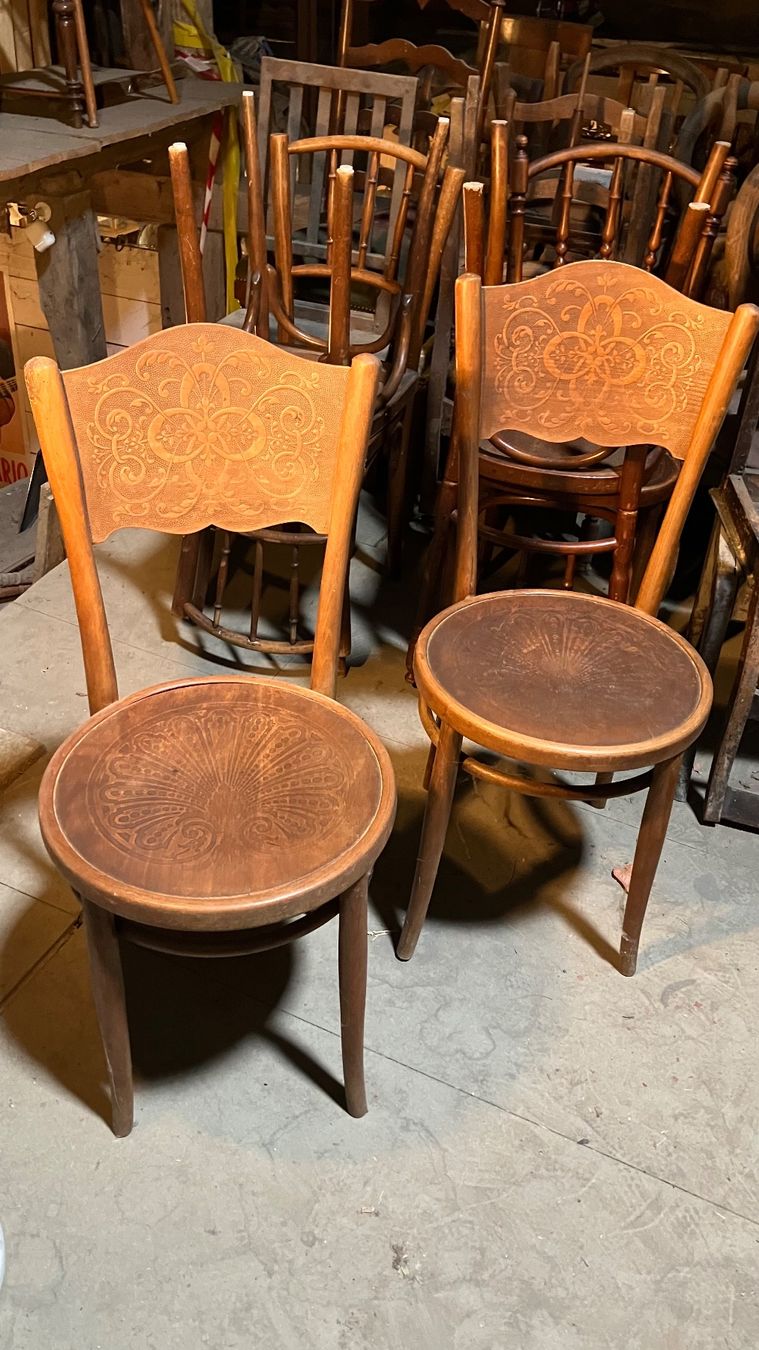 Chaises: Chaise bistro Bistrostuhl antik – D'occasion à St-Cierges par LeRegain
