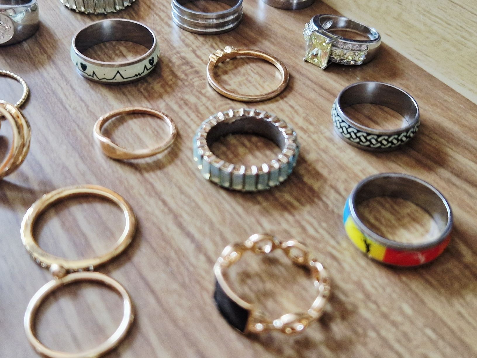 Sonstiger Schmuck: Lot de bagues variées – Gebraucht aus Undervelier von Tufitufi7 2