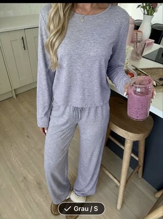 Grauer Damen Pyjama / Hausanzug, Gr. S, neuwertig