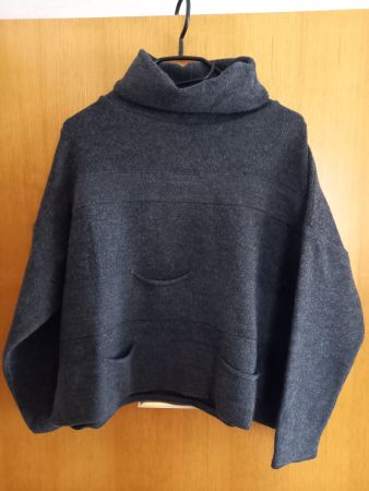 Antrazitfarbener Pullover Grösse S mit Taschen / Merinowolle