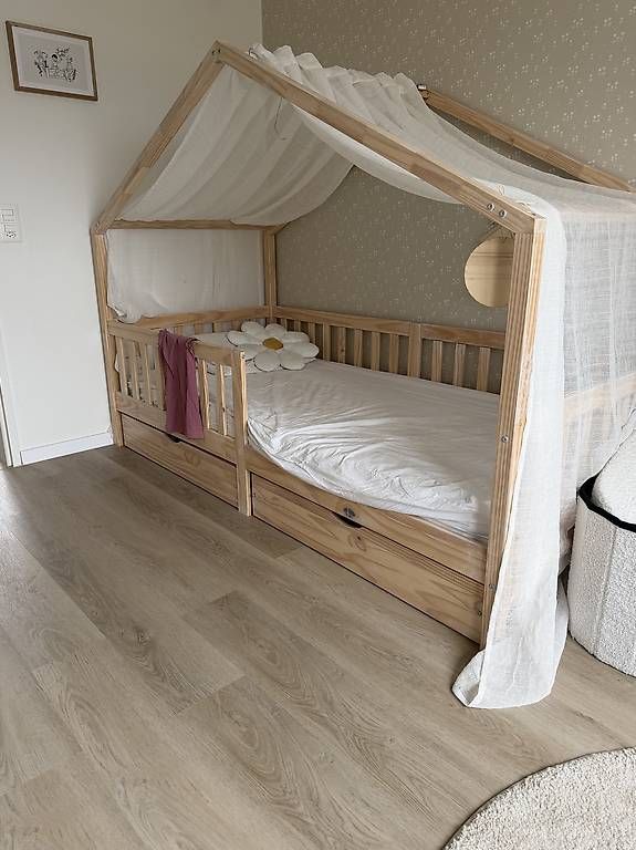 Letti: Hausbett 90x200cm mit Matratze – Usato da Niederhasli venduto da des_f82m