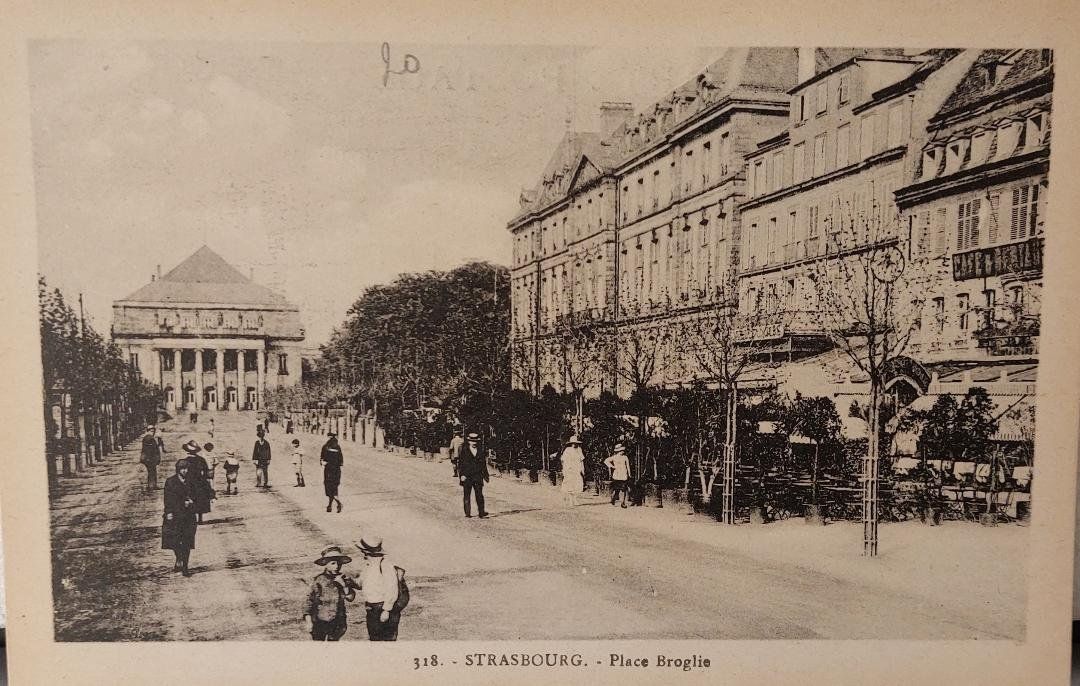 Cartoline postali: STRASBOURG - Place Broglie – Usato da Delémont venduto da Domdom1