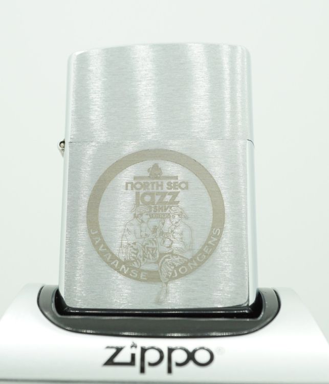 ZIPPO® JAVAANSE JONGENS- TABAK- NORTH SEA JAZZ FESTIVAL-1996 | Acheter ...