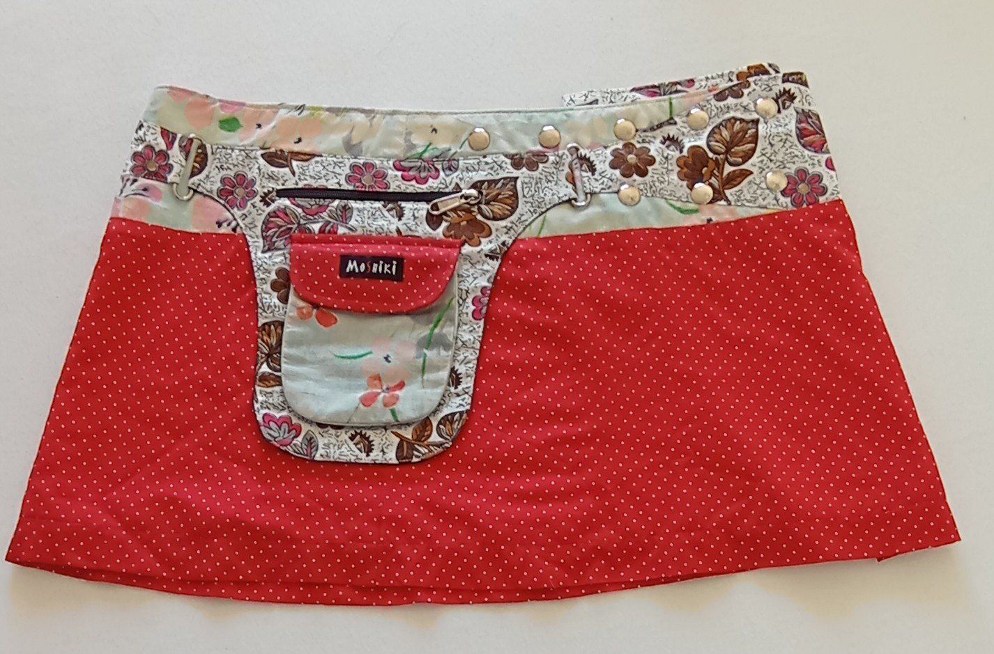 Moshiki Gonne: ✨MOSHIKI✨ Röckli – Usato da Lengnau BE venduto da Homebody 1
