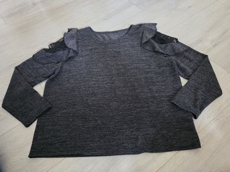 Damen Pullover grau mit Spitzendetail an Schultern gr M