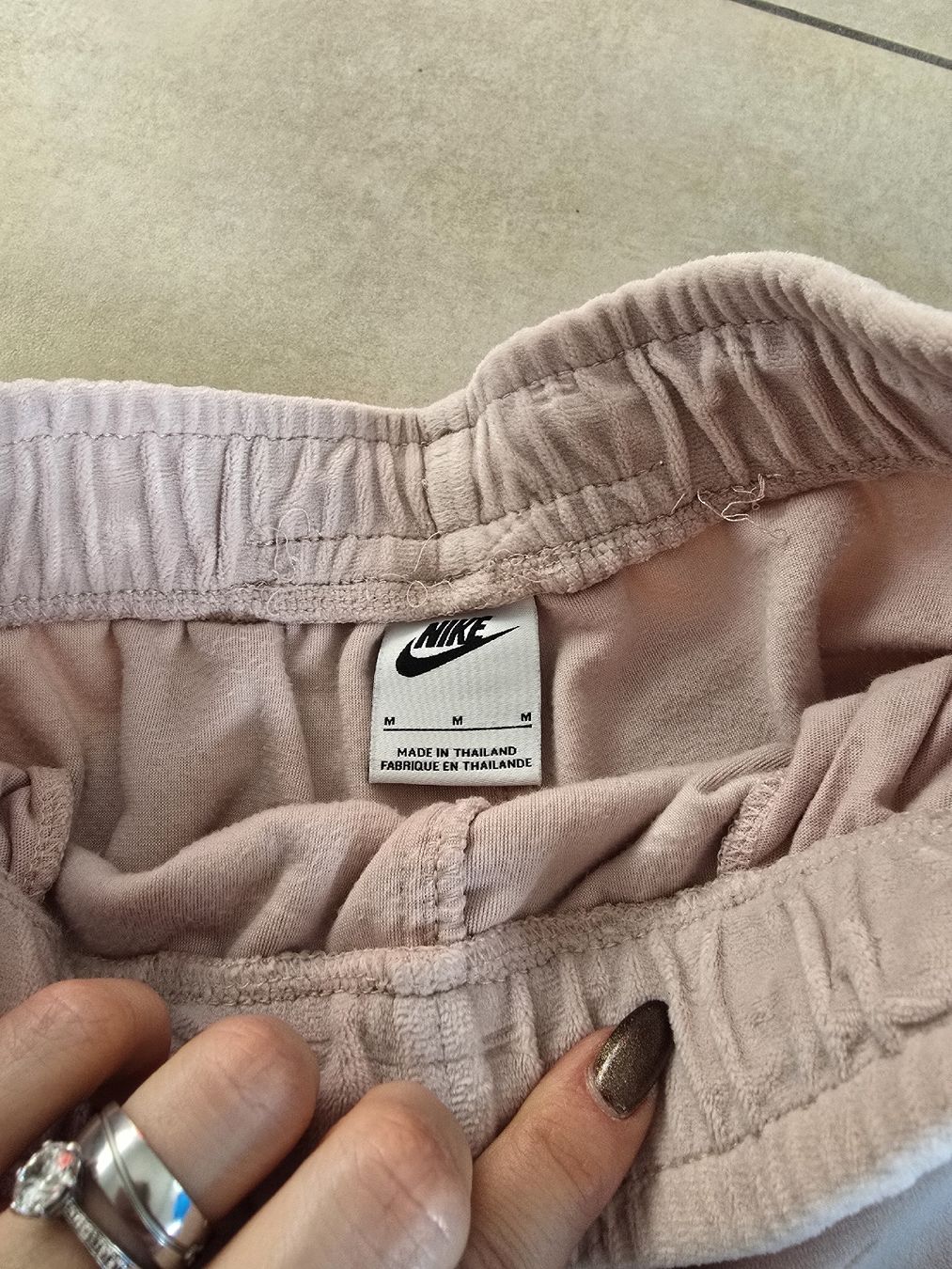 Nike Pantaloni: Nike Air Shorts - Grösse M – Usato da Rickenbach b. Wil venduto da VeryLovelyThings 3