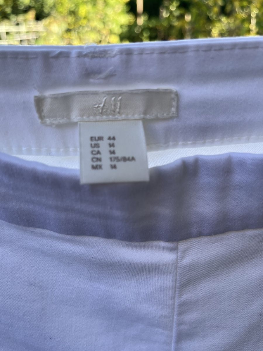 H&M Pantaloni: weisse enge Hosen gr. 44 – Usato da hüntwangen venduto da Fiorenzaanna 3