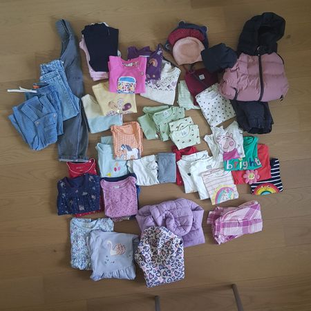 Wintkleiderpaket Mädchen Grösse 98-104,  mit Skianzug 