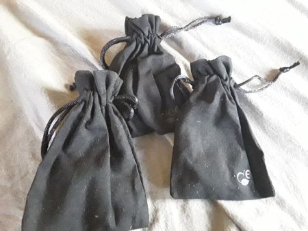 24 Schwarze Säcklein