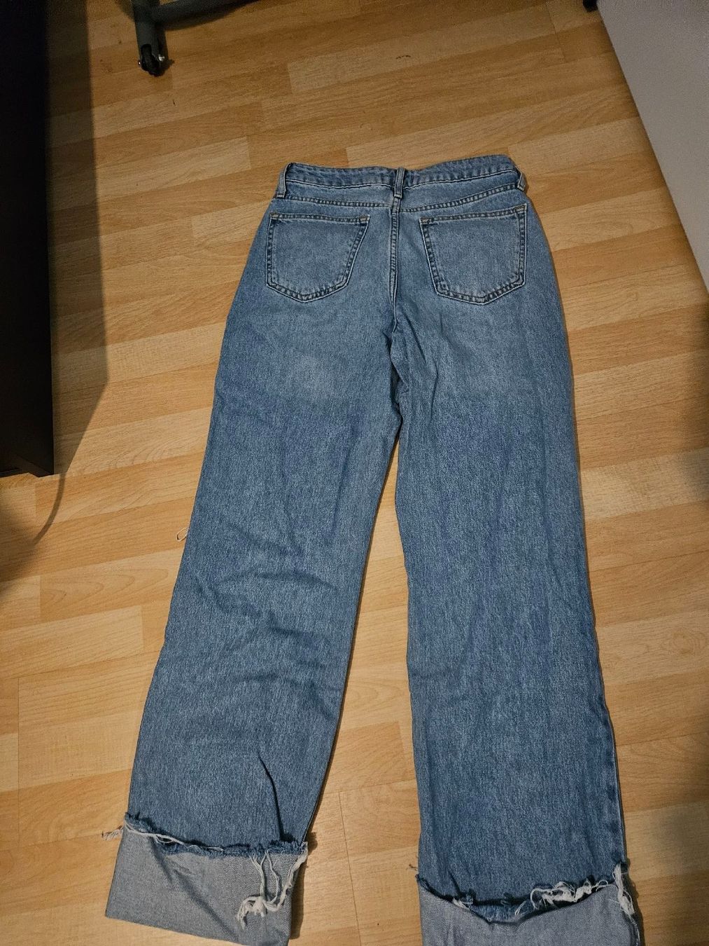 Jeans: Coole destroyed Jeans, hellblau, Grösse 34, neuwertig – Nuovo (secondo la descrizione) da Bern venduto da nad_nyx6 3