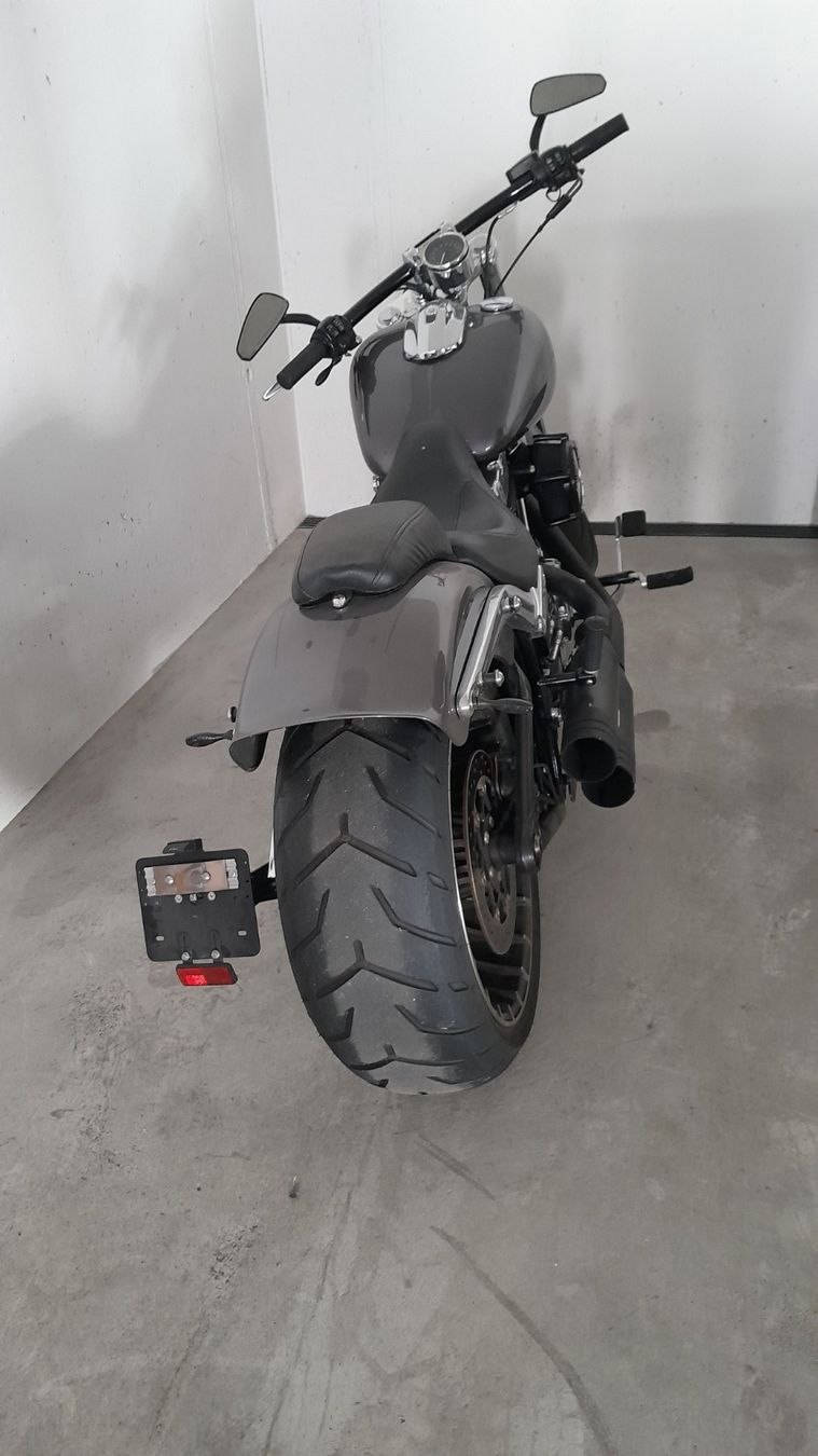 Harley-Davidson Chopper: Harley-Davidson FXSB 103 – Usato da Dagmersellen venduto da Betreibungsamt_DWW 1