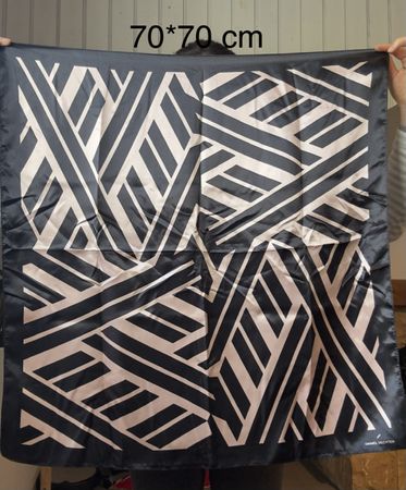 Foulard Daniel Hechter – 70 × 70 cm