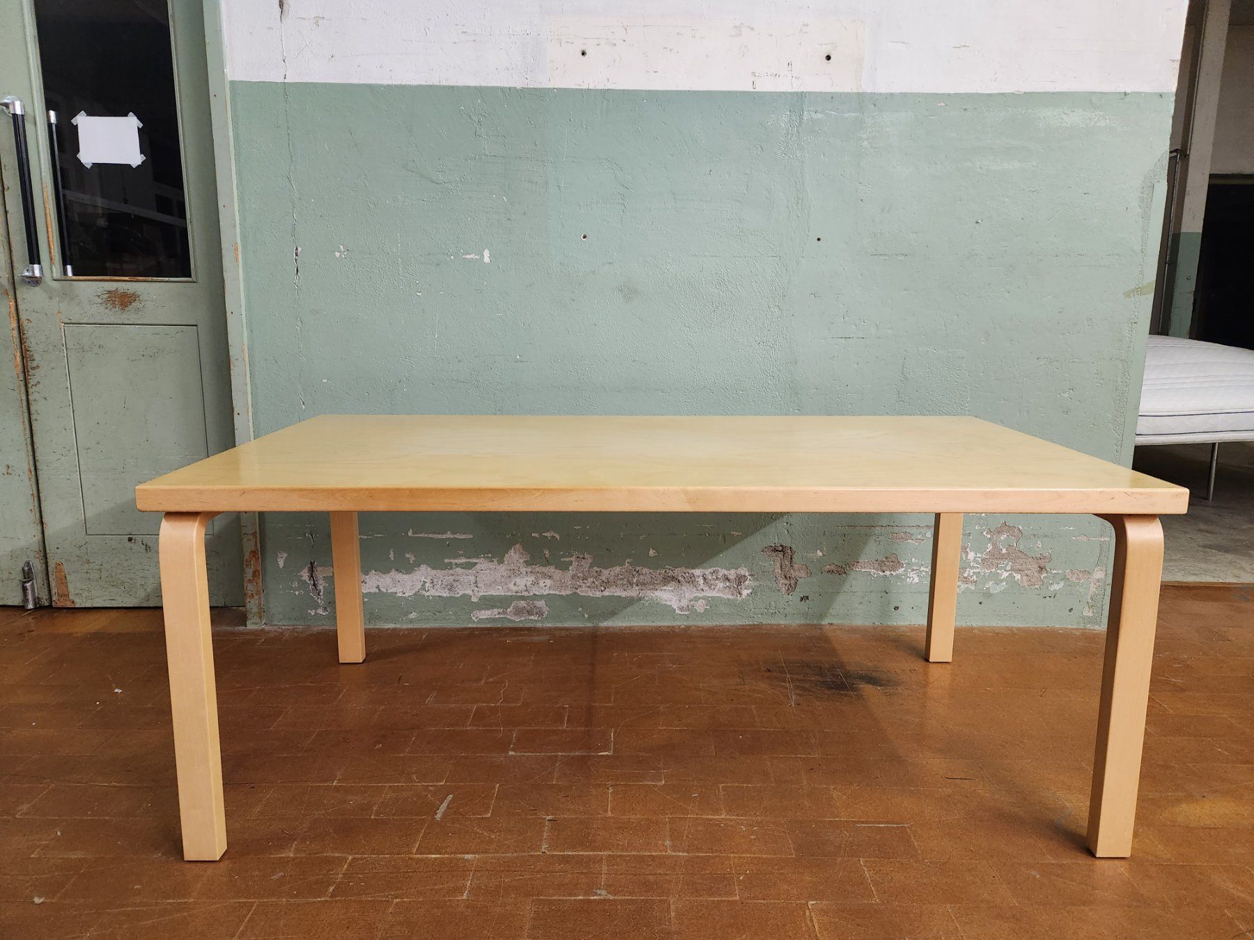 Artek Tavoli: Artek 83 Aalto Esstisch – Usato da Lichtensteig venduto da Usedinstorecom 2