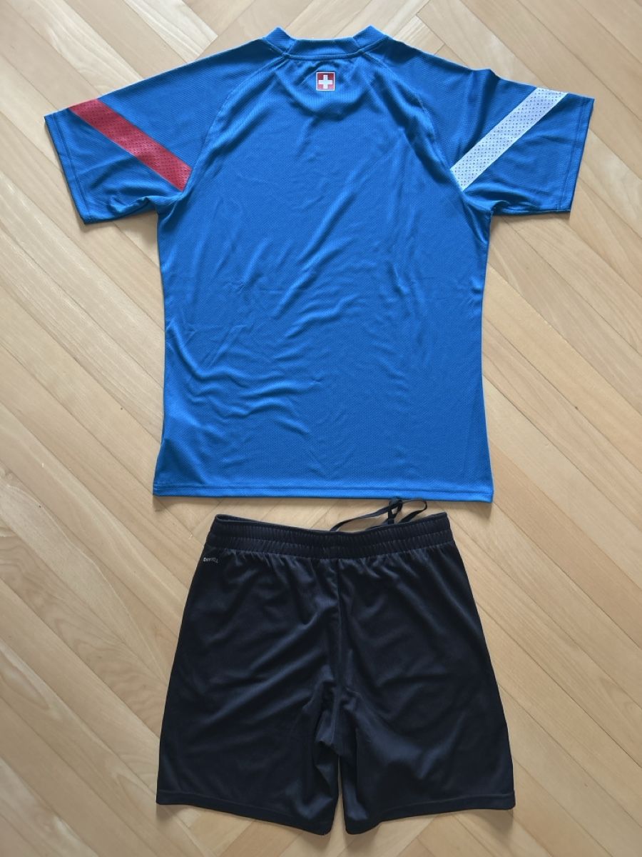 Schweizer Nati Leibchen & Hosen: PUMA SFV Schweizer Nati Set NEU ORIGINAL VERPACKT – Neu und originalverpackt aus Luzern von Sunnysmile0511 8