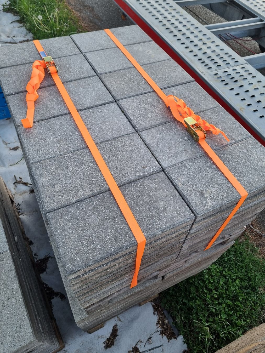 Bodenbeläge: Gartenplatten – Gebraucht aus Ormalingen von Dada048 5