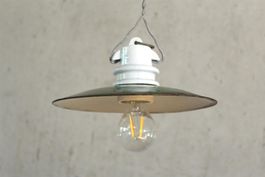 Emaillierte INDUSTRIEDESIGN - JUGENDSTIL - Lampe, um 1910