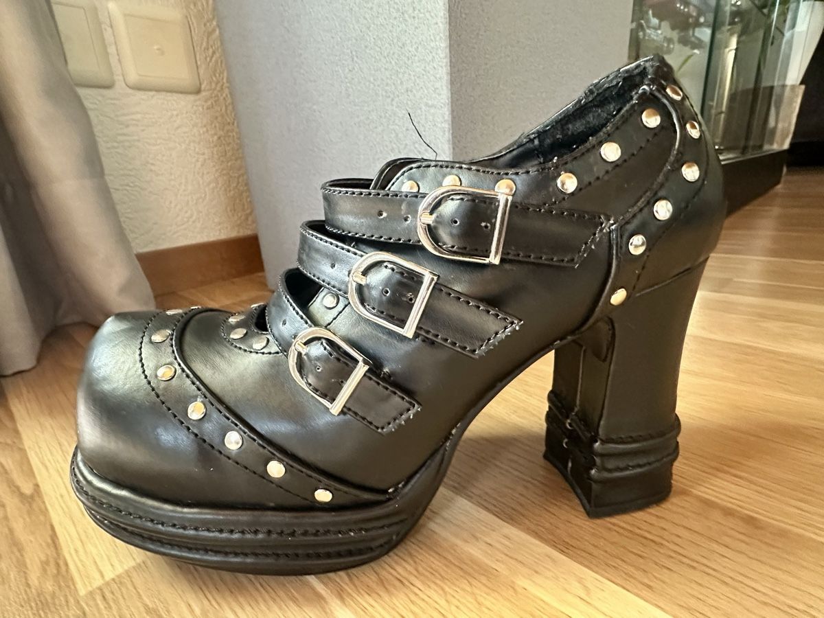 Demonia Scarpe da donna: Damenschuhe Demonia – Usato da Gontenschwil venduto da hof_5cbp 1