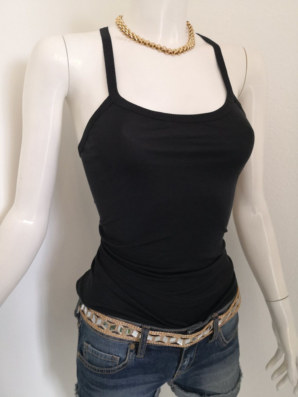 Mango Tops: 🤩MANGO TANK-TOP SCHWARZ GLÄNZEND – Gebraucht aus Olten von Naja-Twins-Twins