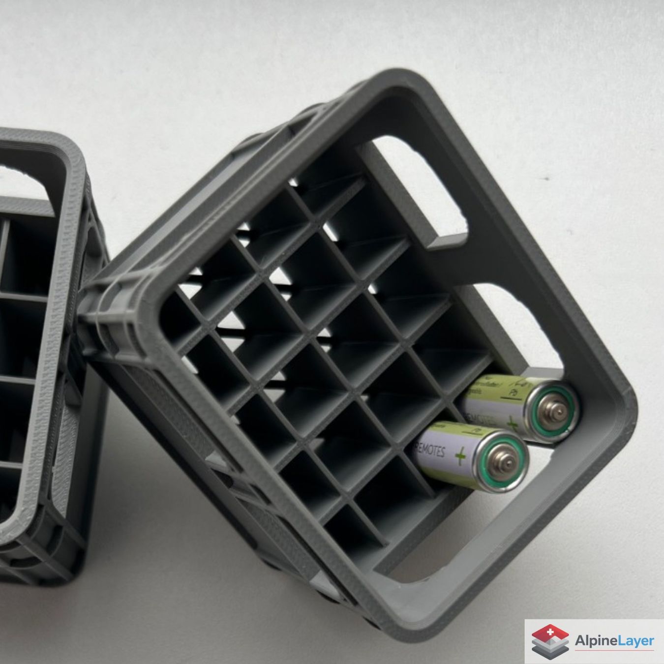 Contenitori & Simili: AAA Battery Crate Holder 3D Printed Organizer (4x5) – Nuovo (secondo la descrizione) da Losone venduto da AlpineLayer