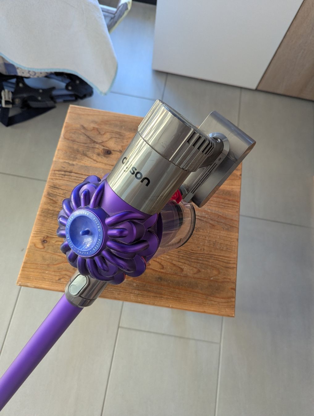 Dyson Aspirapolveri & Accessori: aspirateur Dyson V6 – Usato da Misery venduto da intruder5032