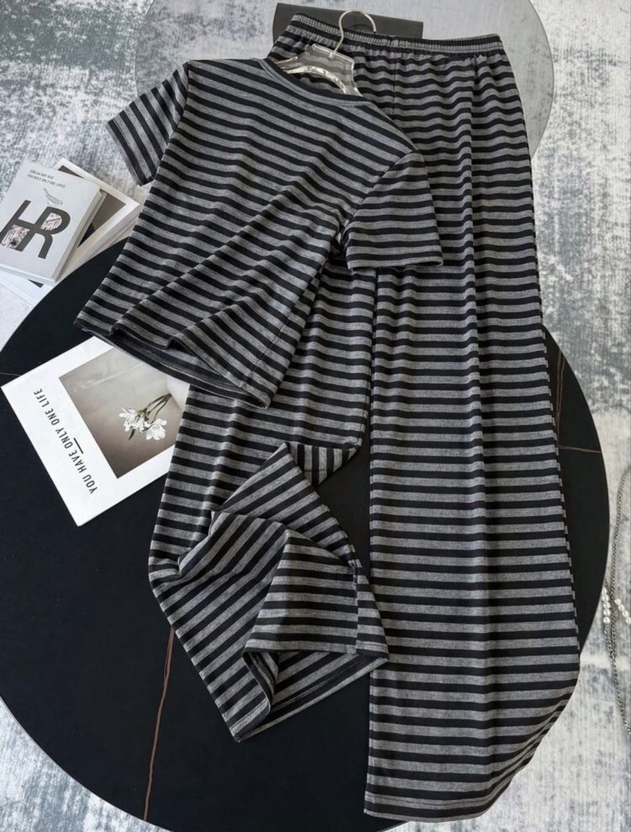 Negligees & Pyjamas: Ensemble de pyjama – Neu und originalverpackt aus Châtel-St-Denis von Montclair_Swiss