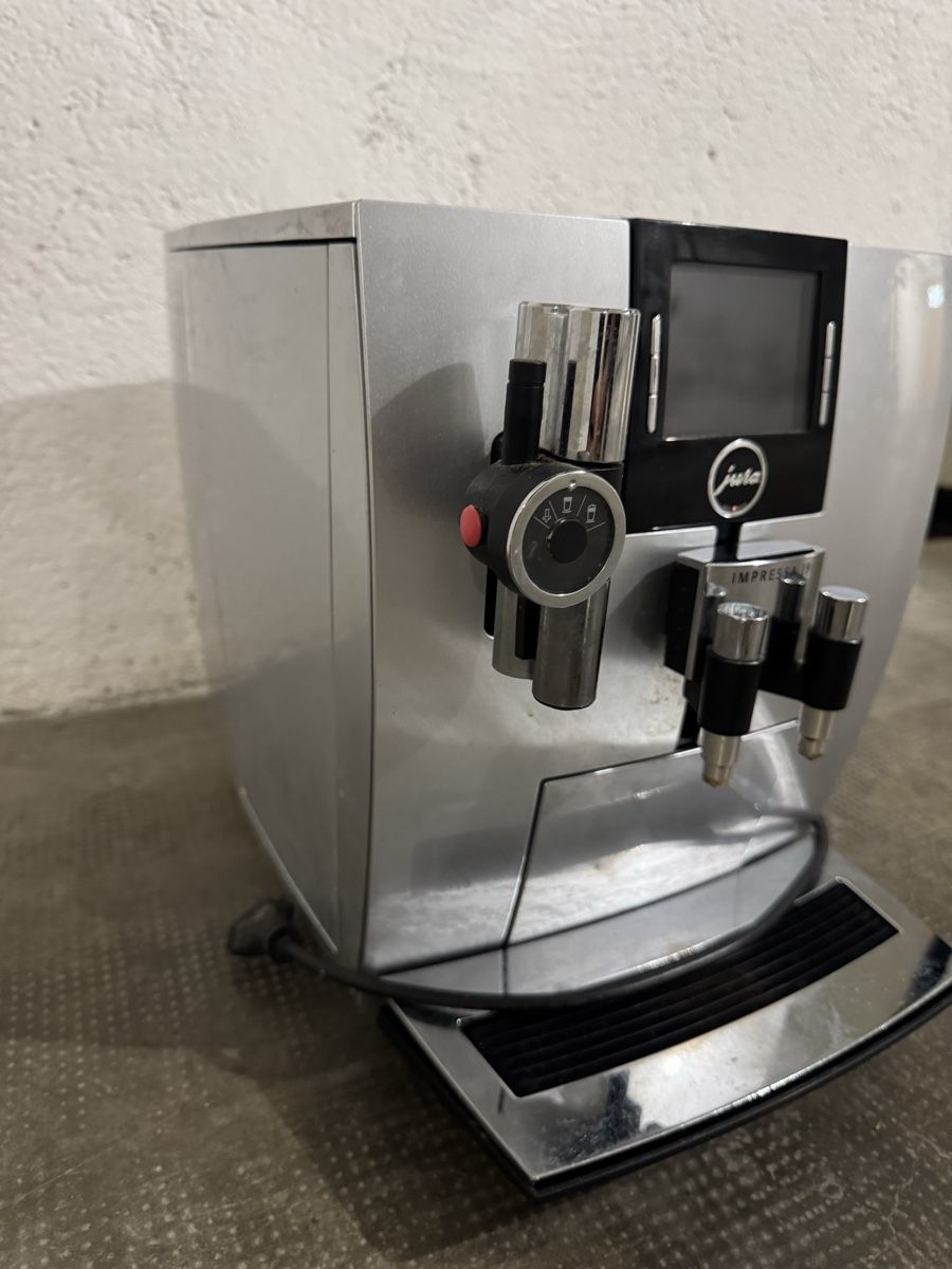 Jura Macchine per caffè & Macchine per espresso: Macchina caffè Jura Impressa J9.3 – Difettoso da Renens VD venduto da nic_7dnb 2