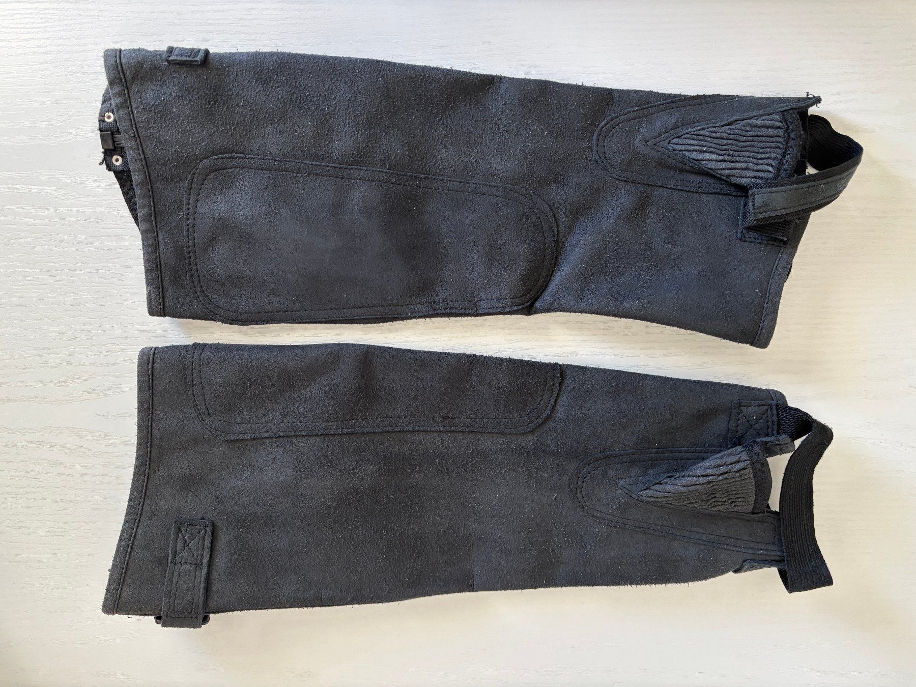 Stinchiere & Fasciature: Schwarze Chaps Grösse XL – Usato da Nussbaumen AG venduto da Faxi2 1