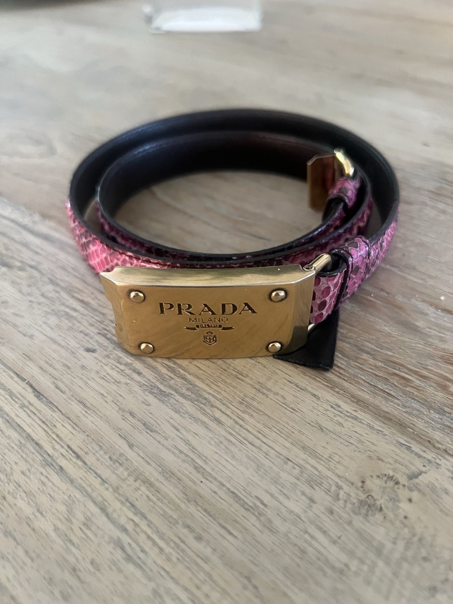 Prada Cinture: PRADA Guertel Pink Schlangenlederoptik Damen Grösse 80 – Usato da Konolfingen venduto da ele_5vww