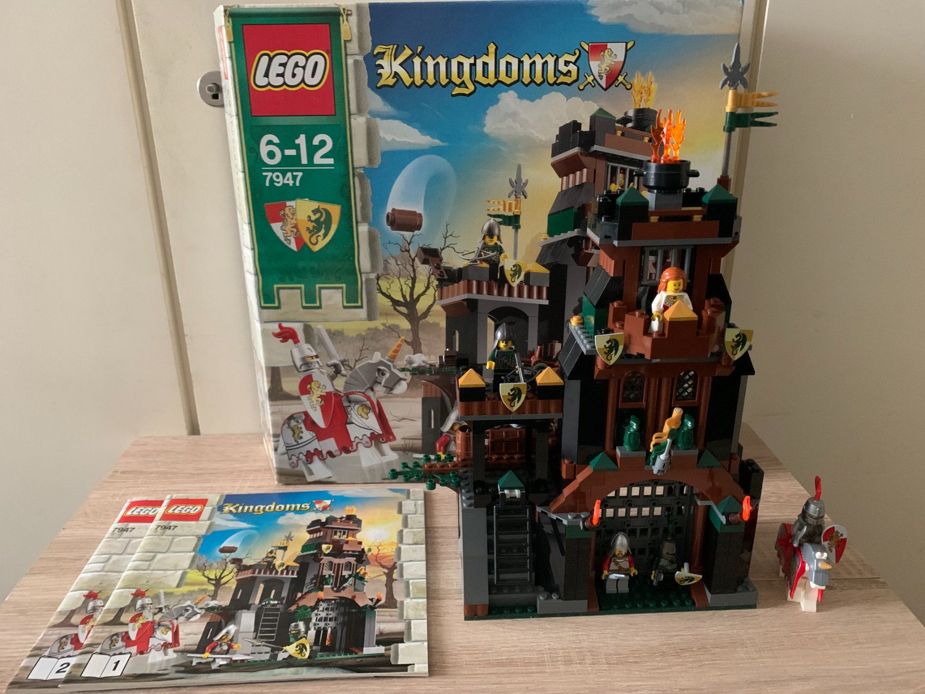 Lego Kit di costruzioni: LEGO Ritter 7947  Prison Tower Rescue – Usato da Basel venduto da Don-Angel