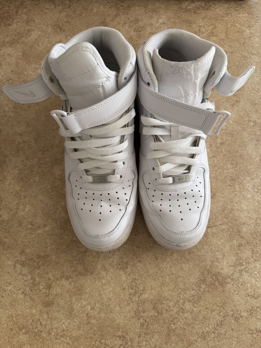 Nike Scarpe da uomo: Nike Air Force 1 High, Grösse 42.5 – Usato da Winterthur venduto da bargainhunter1