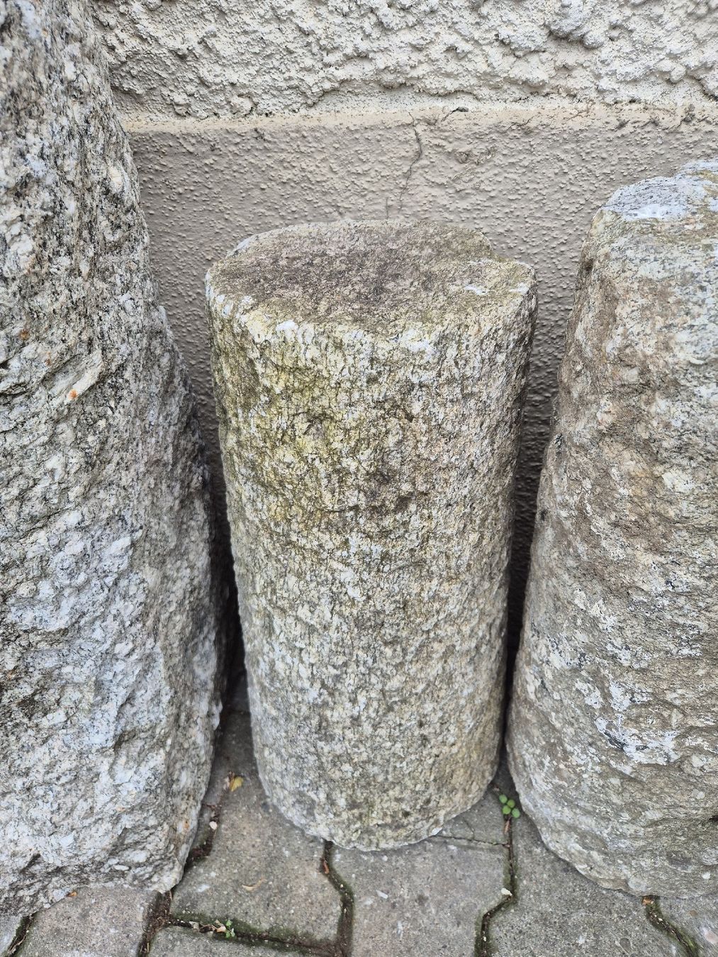 Pietre & tegole: Granitpoller von Gotthardstrasse Gartendeko – Usato da Ehrendingen venduto da Amigo5