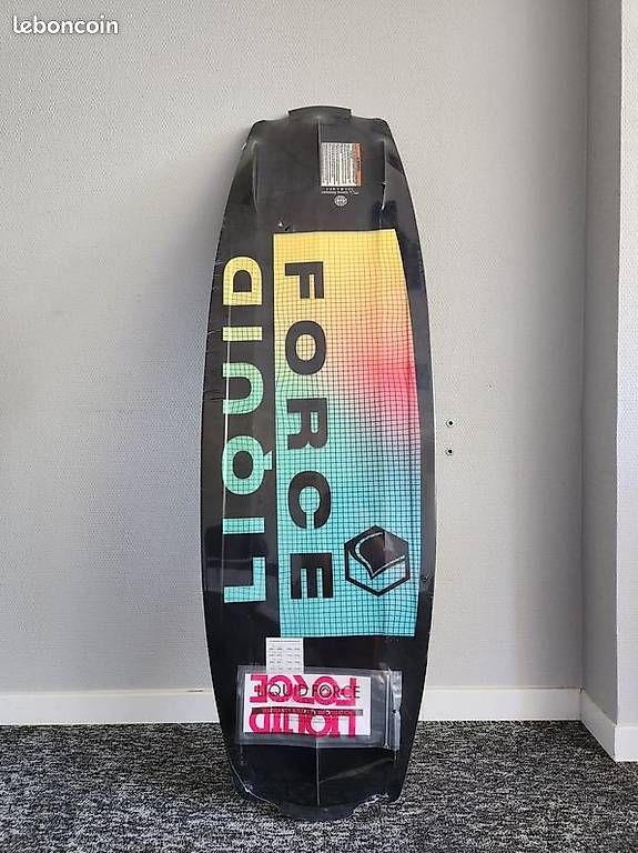 Tavole da surf e di nuoto: NEUF - LIQUID FORCE TRIP 135 wakeboard – Usato da Genève venduto da Fleur-Xuan 2