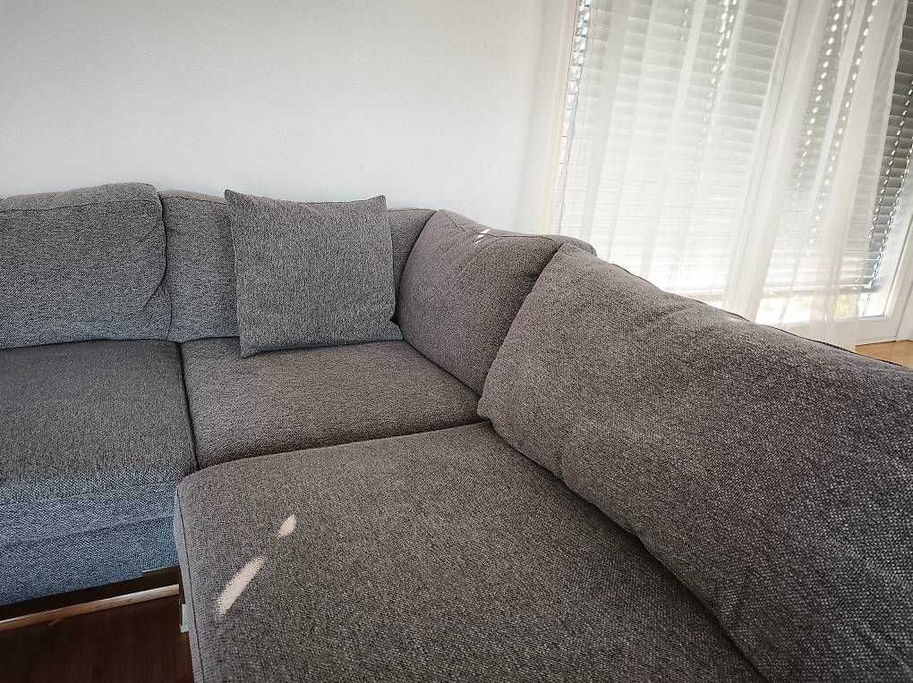 Divani: Bequemes Sofa in Grau & guter Zustand – Usato da Dietikon venduto da Annika_Sa 1