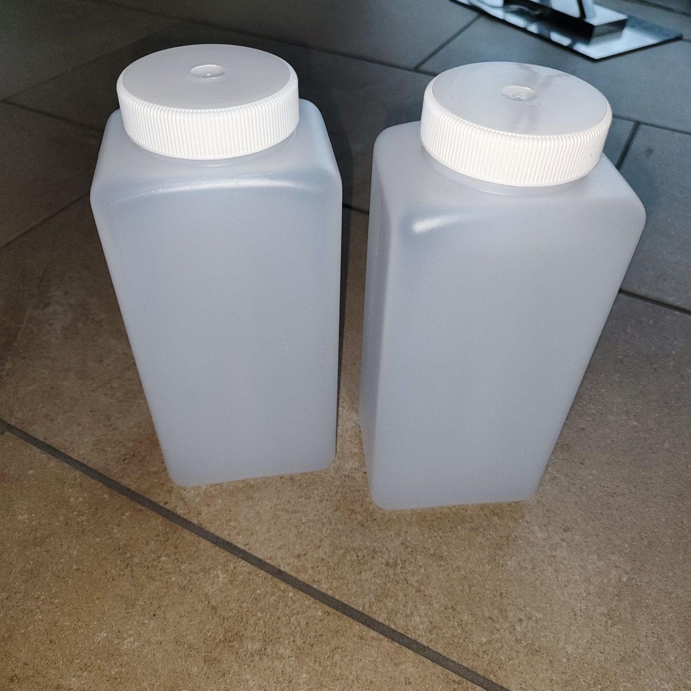 Contenitori & Simili: Récipients en plastique (2 pièces) – Usato da Lamone venduto da ken_8y7h 1