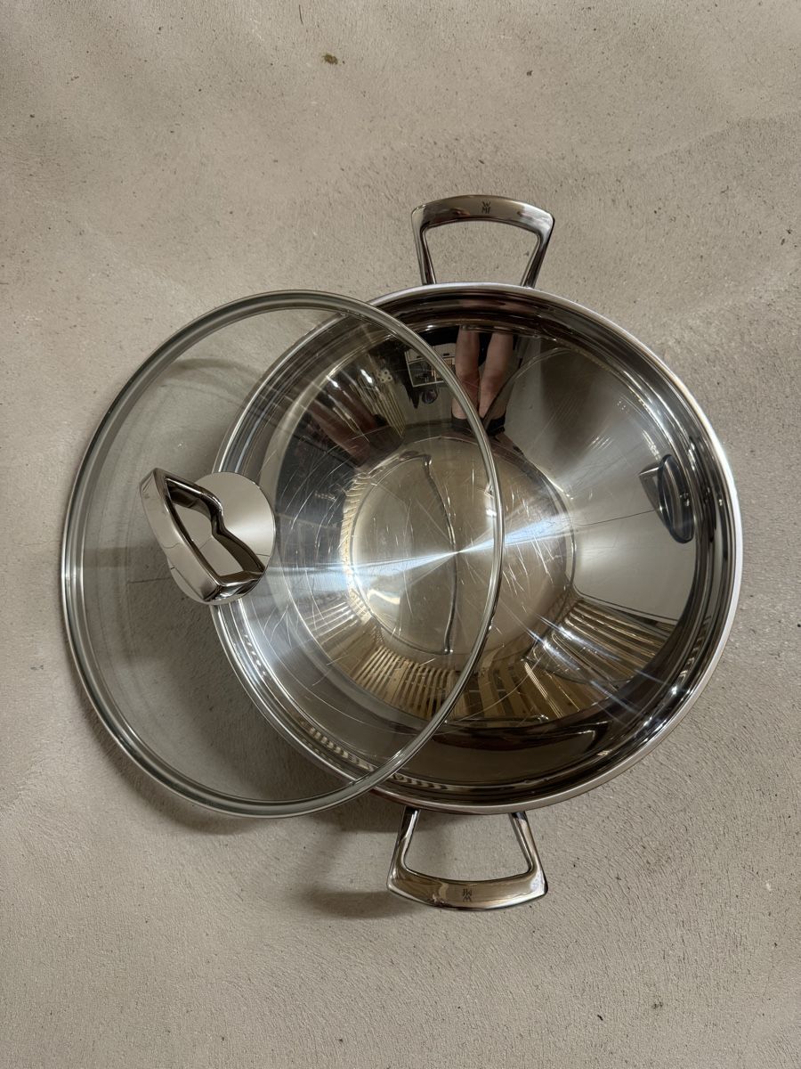 WMF Padelle: WMF Wokpfanne mit Glasdeckel – Usato da Reinach BL venduto da SophiesFundgrube 1