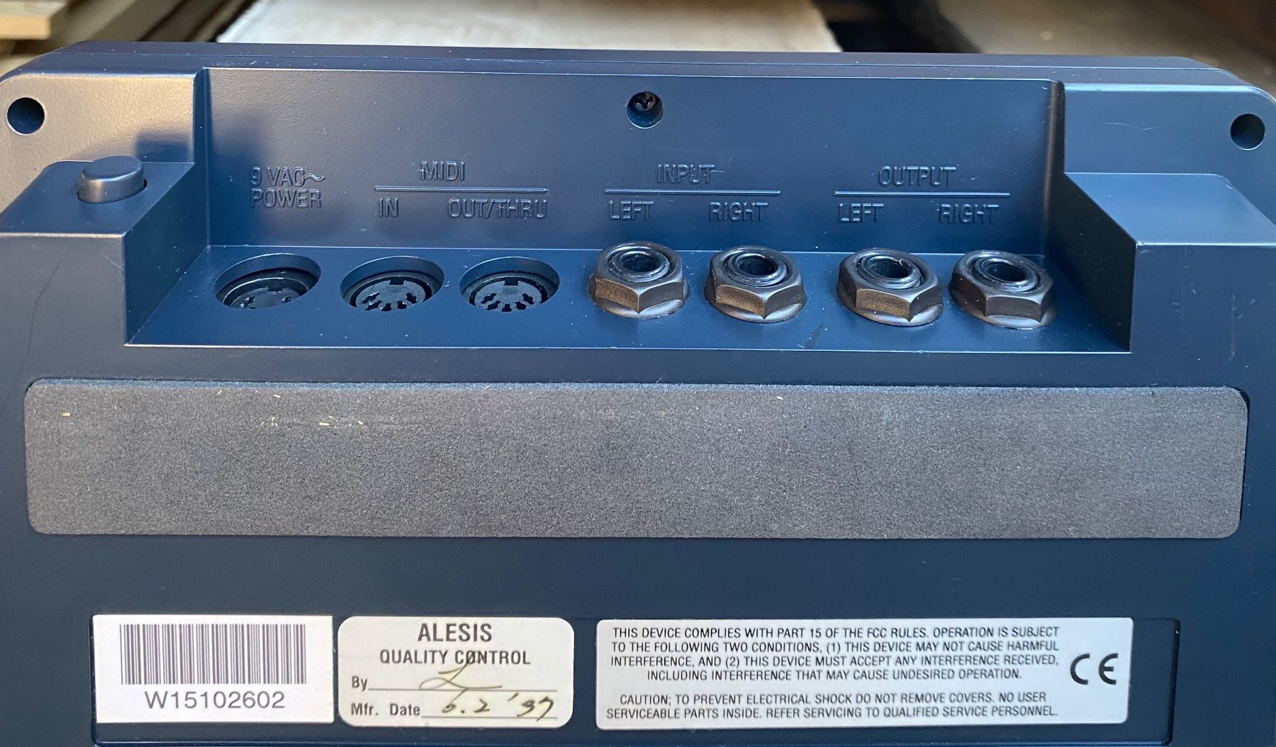 Alesis Strumenti musicali: Alesis Wedge digitales Hallgerät – Usato da Wirzweli venduto da Kreonides 1