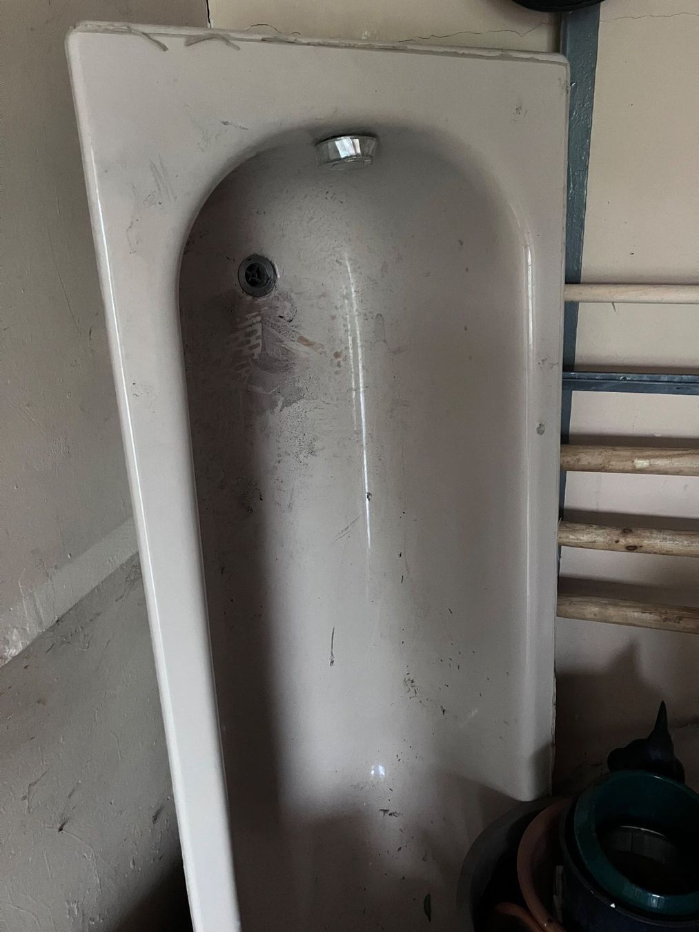 Badewannen: Badewanne mit Stöpsel – Gebraucht aus Oberwil BL von ste_y6dr