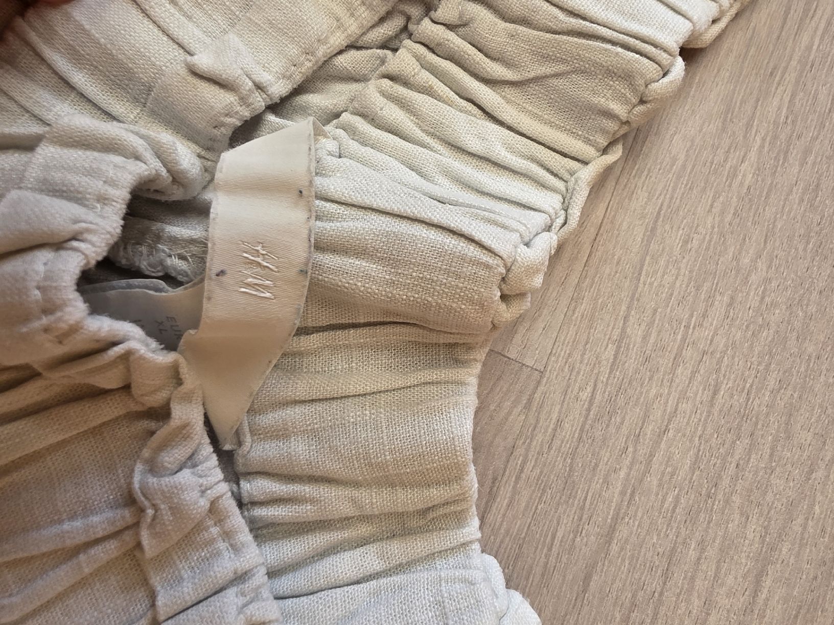H&M Pantaloni: H&M Leinen Hose XL – Usato da St. Peterzell venduto da upcycling_ 1