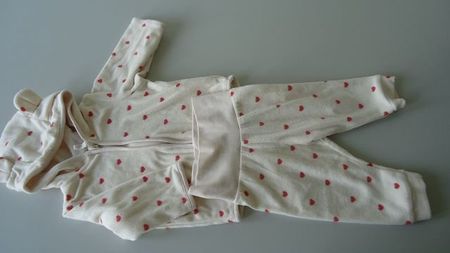 Baby Jogginganzug Herz Muster Grösse 62 guter Zustand