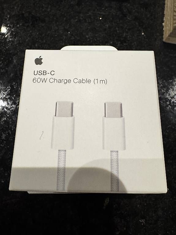 Caricabatterie: Apple Ladegerät und Kabel – Usato da Fahrni b. Thun venduto da Joer1