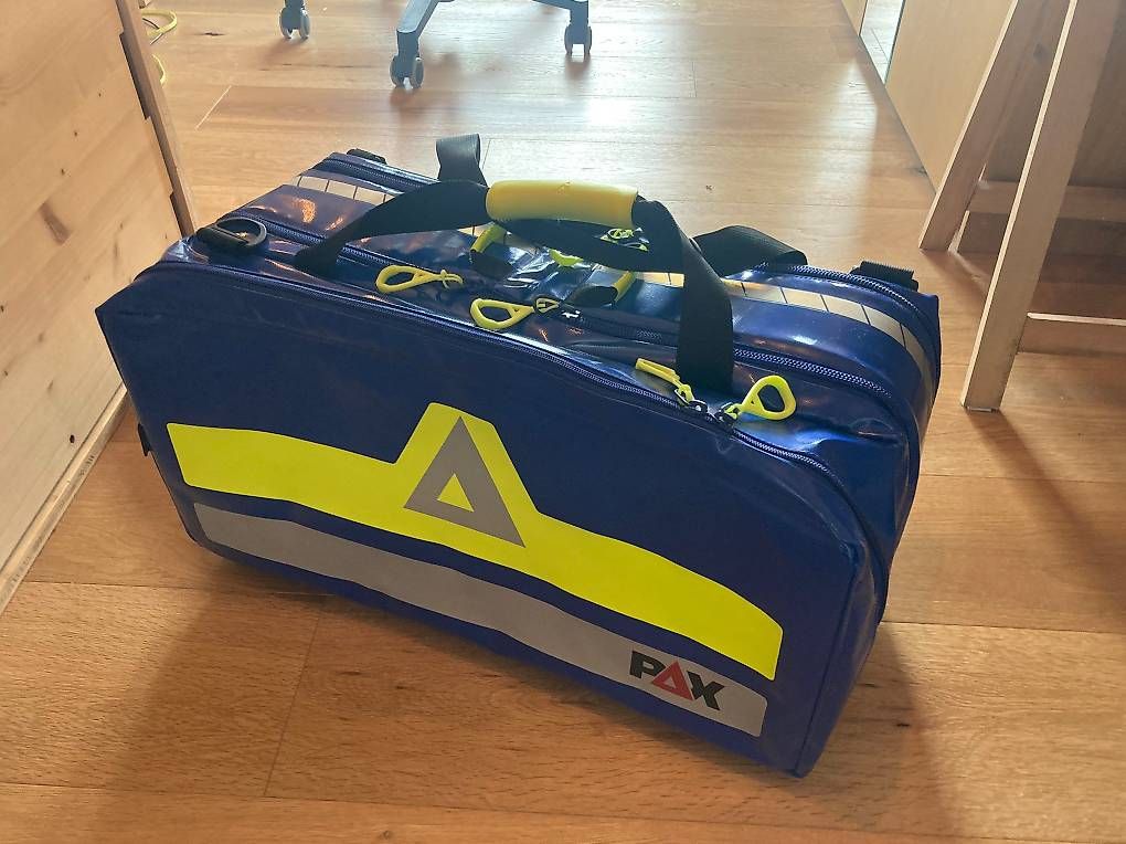 Kit di pronto soccorso: Notfallrucksack / Notfalltasche  – Usato da Steffisburg venduto da Maximalregional