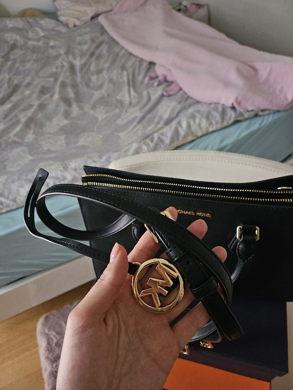 Borse da donna: Michael Kors Black Handbag – Nuovo (secondo la descrizione) da Zürich venduto da ame_5n7g 4