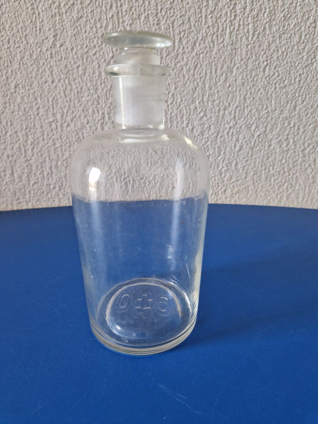 Laborzubehör: weisse Apothekerflasche mit Glasverschluss – Gebraucht aus Münchenbuchsee von Aare22