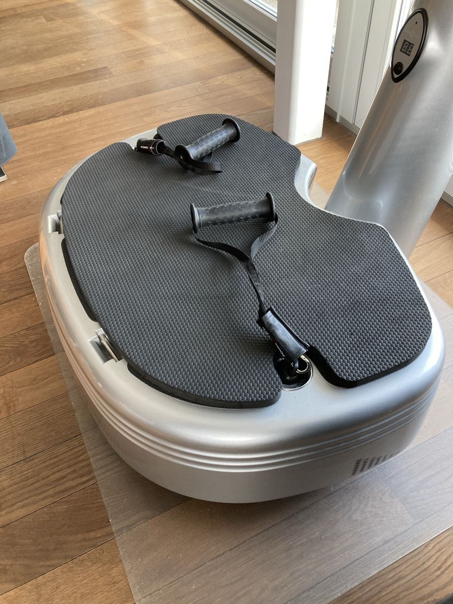 Power Plate Vélos d'appartement: Power Plate my7 Vibrationsplatte – D'occasion à Walenstadt par Florida01 2