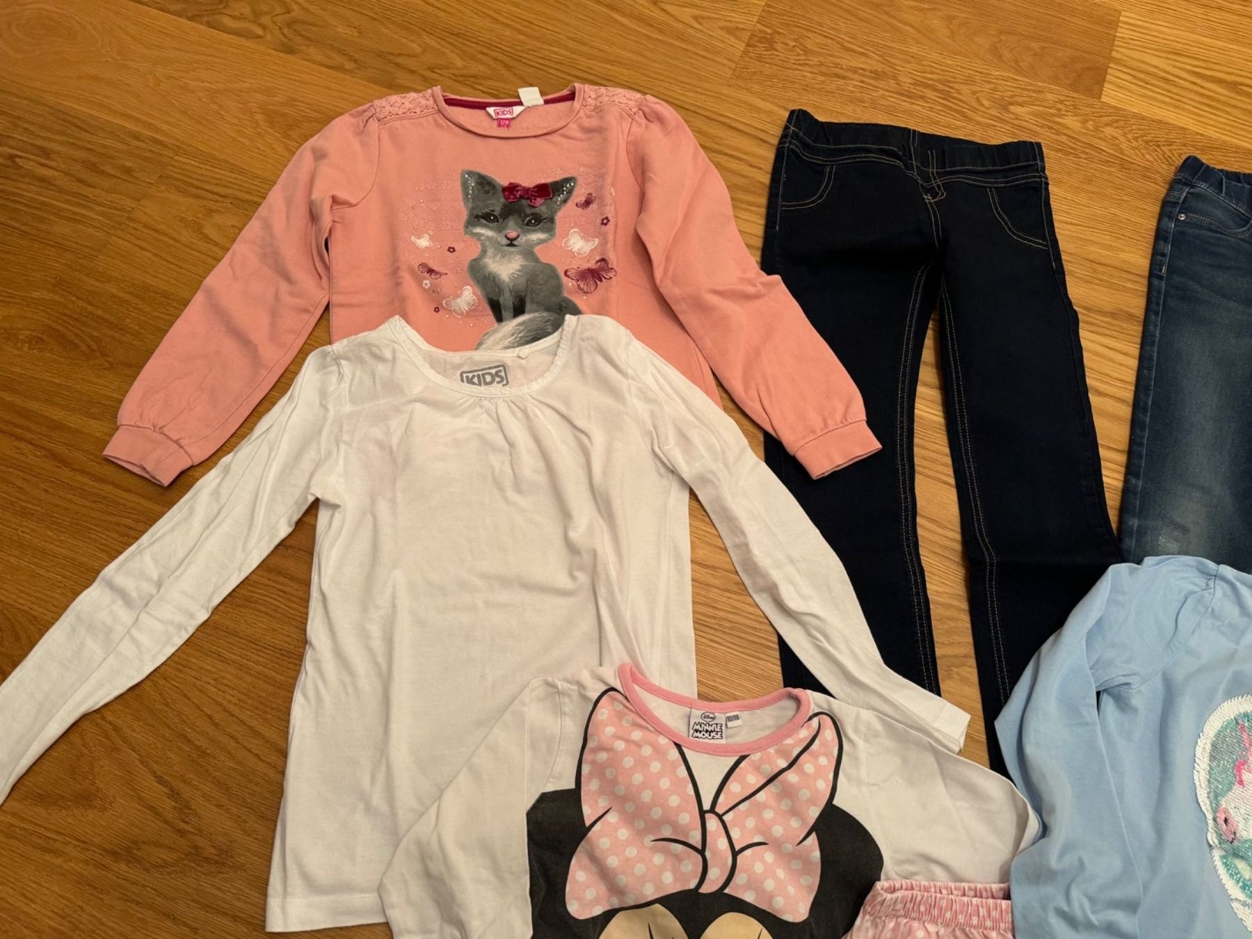 Lotti & Set di vestiti: Kleiderpaket Mädchen, 122-134 – Usato da Lengnau AG venduto da fullthrust 1