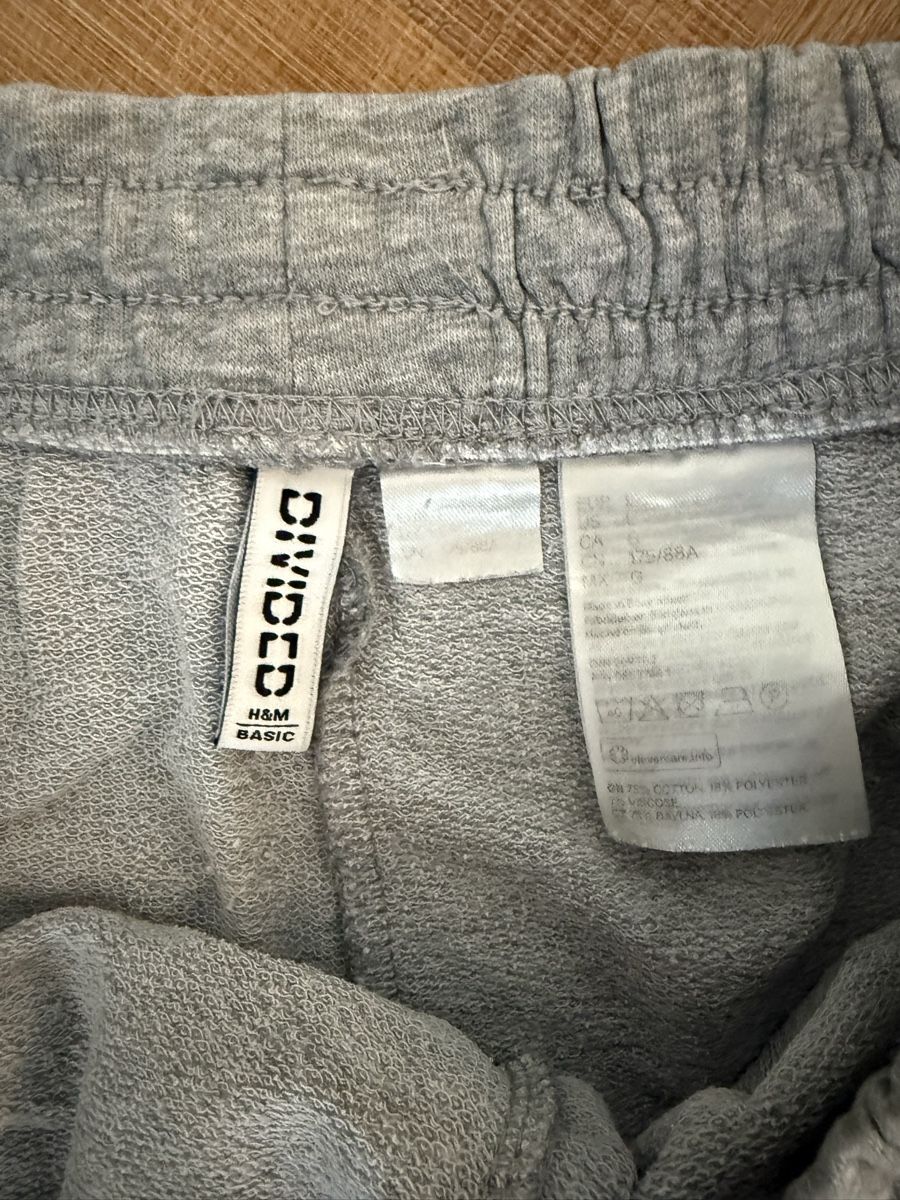 H&M Pantaloni: H&M Divided Basic Shorts, Grau, Gr. L, Top Zustand! – Usato da Zürich venduto da gryffindor_aurorin 1