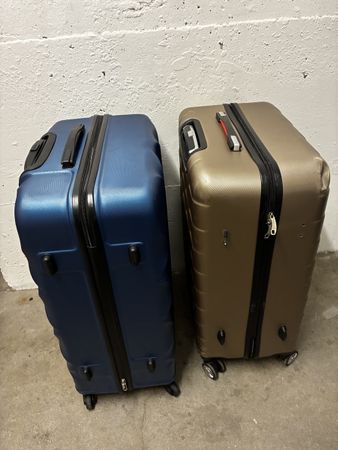 2 grosse Reiseköffer