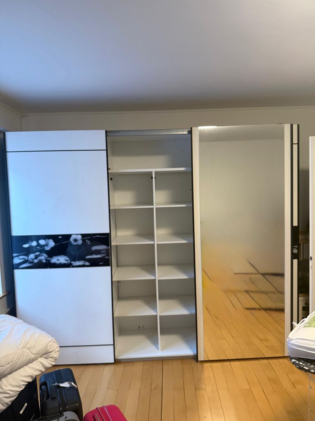 Armoires: Kleiderschrank  – D'occasion à Zürich par vej_48 1