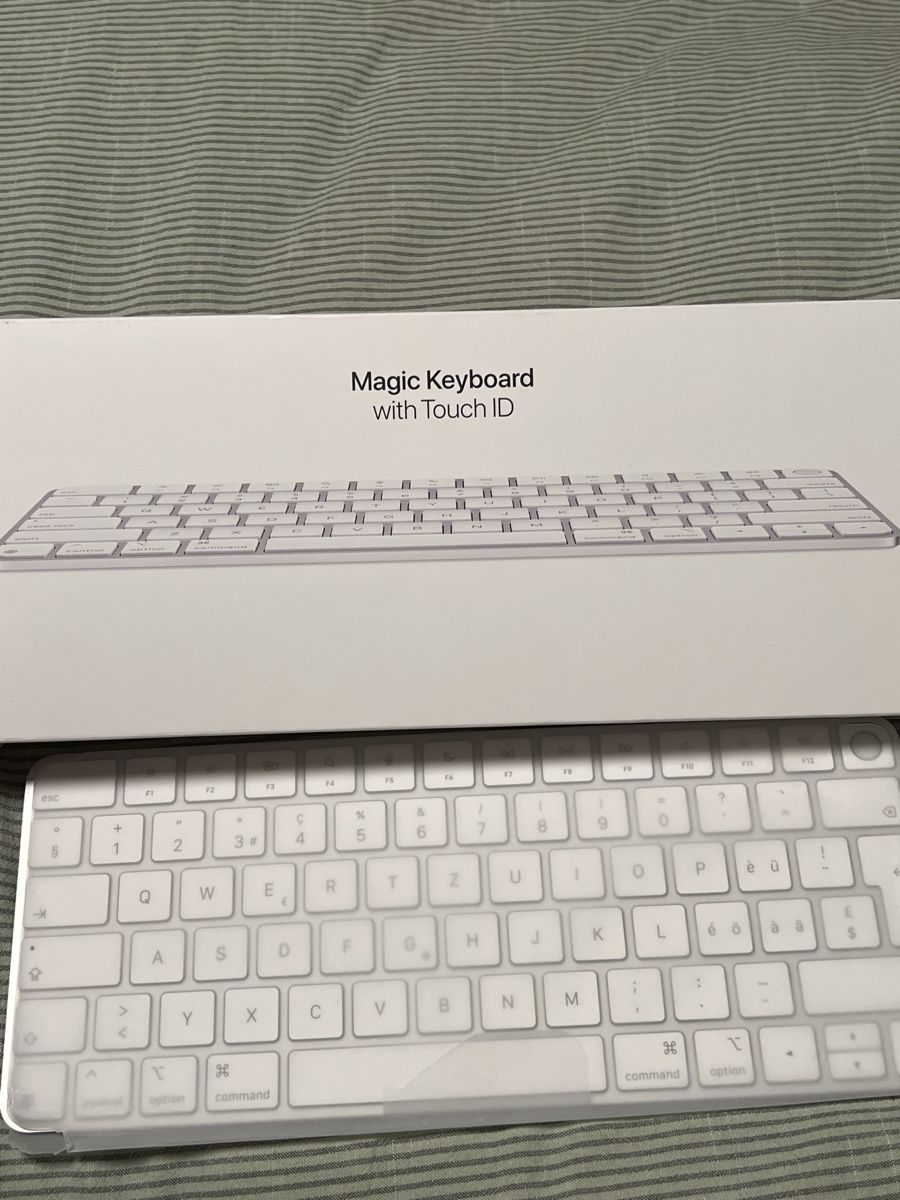 Apple Claviers: Apple Magic Keyboard with Touch ID, USB-C, new – Neuf (Voir description) à Genève par mon_x6bb