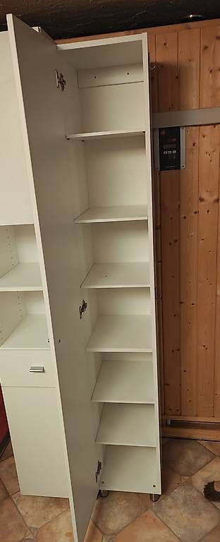 Armoires: 2 Schränke GRATIS abzugeben – D'occasion à Killwangen par Swissaloha